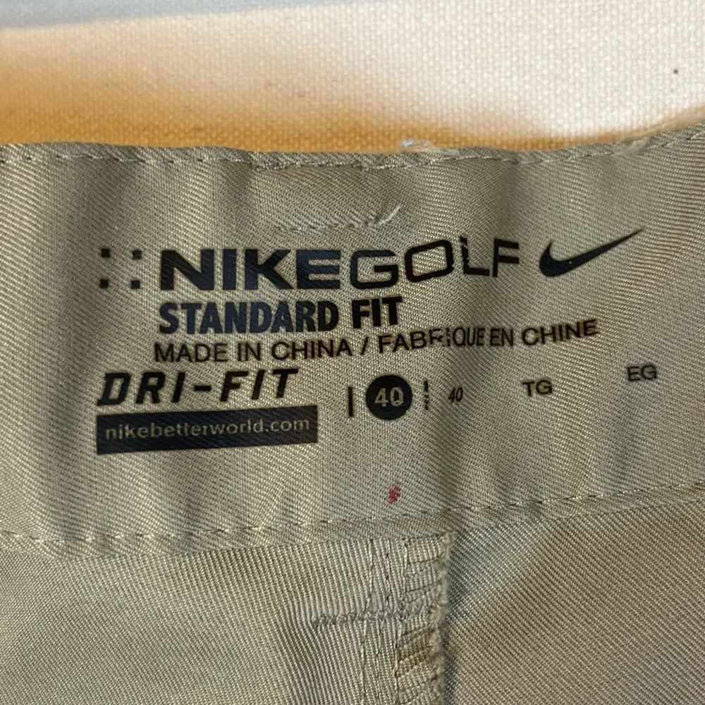 Nike Men's Tan-Beige Dri Fit Golf‎ Shorts size 40 Standard Fit